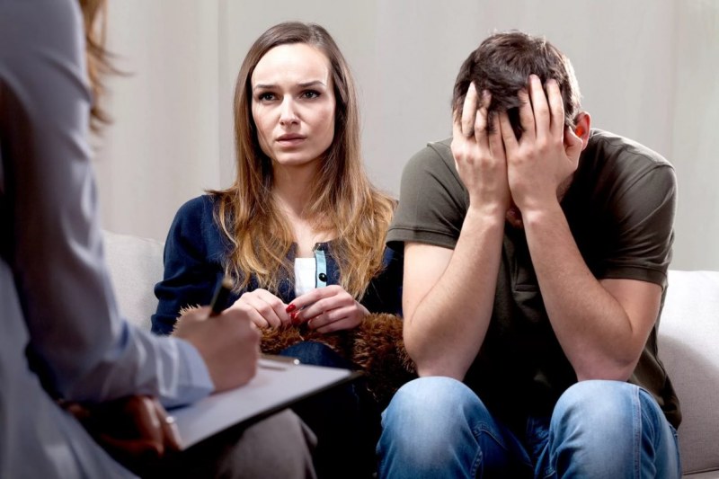 İşləməyən qadın ərini məhkəməyə verəcək? - Deputatın təklifinə REAKSİYA