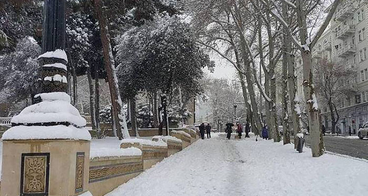 Bakıda yenidən qar yağacaq, yollar buz bağlayacaq - Xəbərdarlıq