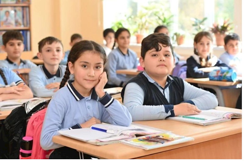 Məktəblərdə rus bölmələri ləğv ediləcək? — AÇIQLAMA