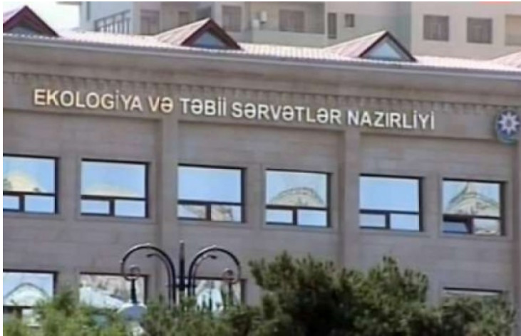 Nazir müavinin atlarının ayaqları altında məhv edilən yaşıllıq - Ekologiyamıza elə baş ekoloqlar qənim kəsilir