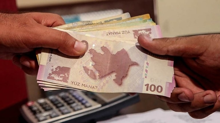 Təhsil ekspertindən ETİRAF:"Alimlərimiz acınacaqlı vəziyyətdədir,400 manat maaşla elm olar? "