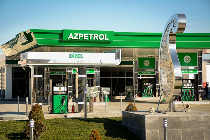 "Azpetrol"da avtomobil partladı