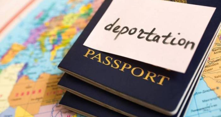 İstanbulda etiraz aksiyasına qatılan ABŞ vətəndaşı ölkədən deport edilib