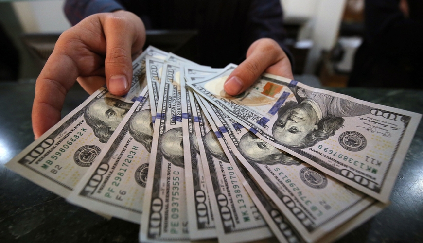 Pulunu dollarla saxlayanlar oxusun – Yaxın illərdə…