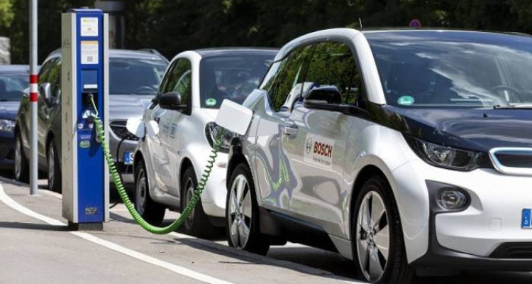 Azərbaycana elektromobil idxalı azalıb