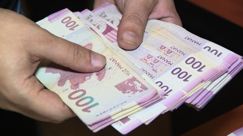 Azərbaycanda orta aylıq əmək haqqı ARTIB
