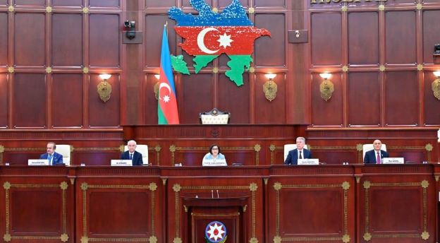 Milli Məclisdə dəyşiklik - Cahid Mehmanlı vəzifədən azad edilib