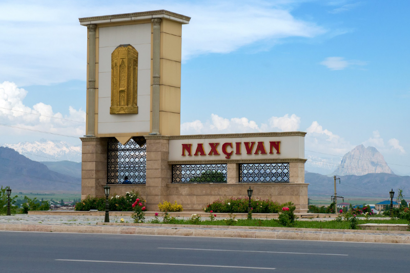 Naxçıvanda DƏHŞƏT - Ər həyat yoldaşını döydükdən sonra, onu asıb ÖLDÜRÜB?