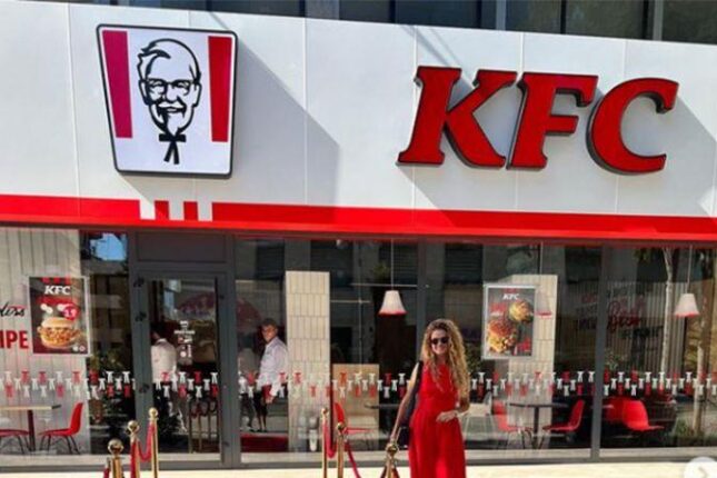 RƏZALƏT: “KFC” müştəriyə iylənmiş yemək göndərdi – Foto