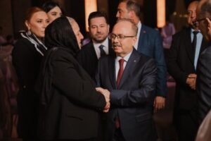 Türkiyəli səfir şəhid ailələri ilə görüşdü –FOTO