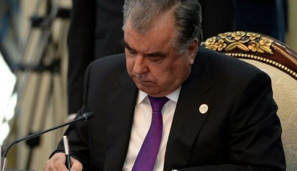 Tacikistanda Novruz bayramı münasibətilə 897 məhbus əfv edilib