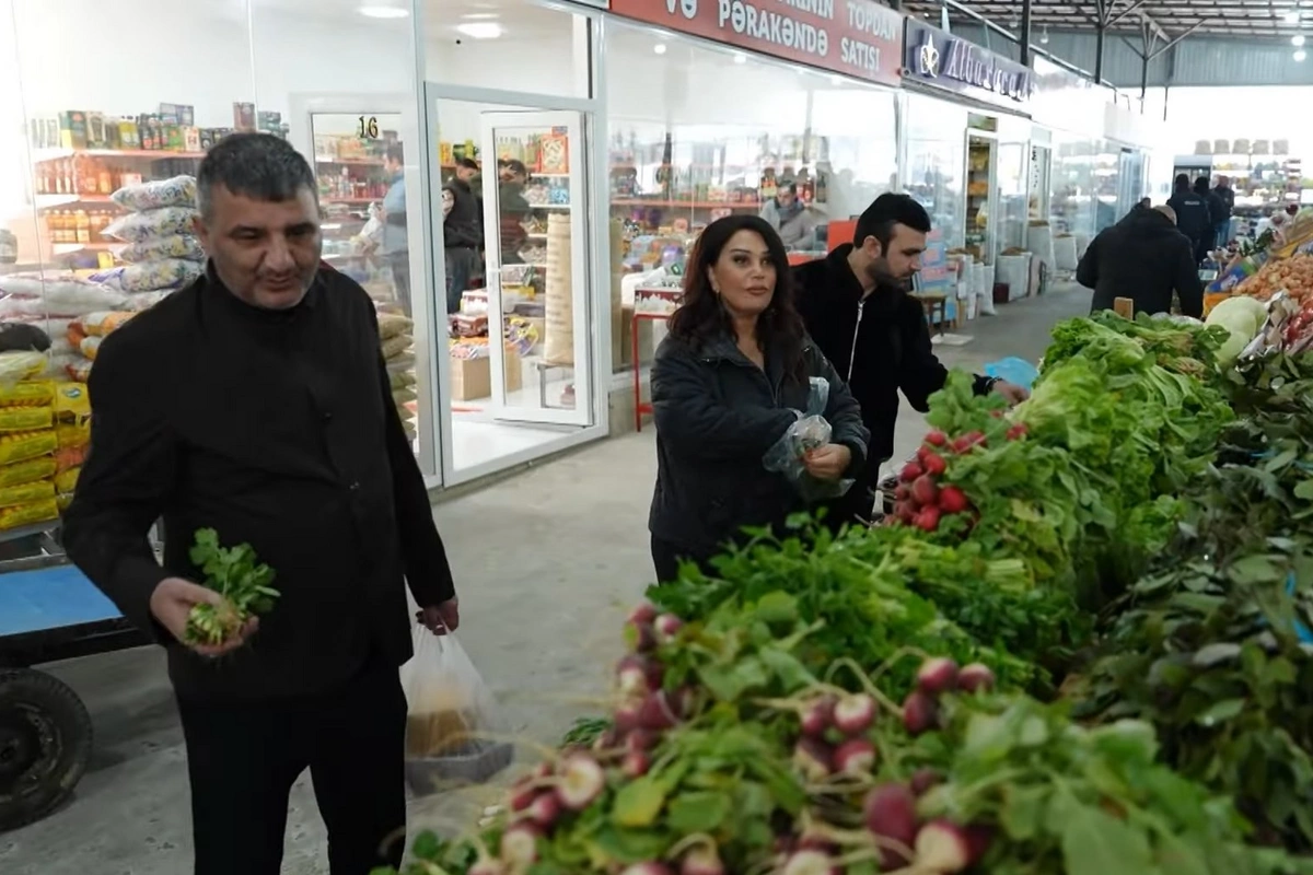Şou-biznes məşhurları yeni "Keşlə bazarı"nda alış-veriş etdilər