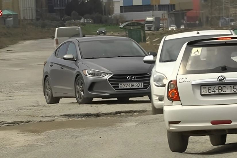 "Zəngilan şəhərciyi"nin sakinləri öz pulları ilə yolu təmir edirlər? - VİDEO