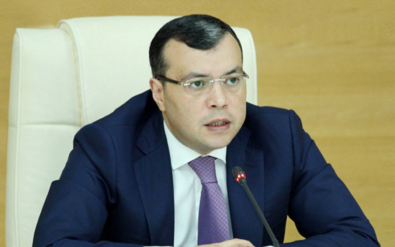 Sahil Babayev Samir Şərifova "sədaqət andı içənləri" yola salır - Öz əski komandasını gətirir