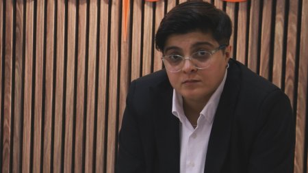 Sahibkar qadın İqtisadiyyat Nazirliyinin qarşısında özünü yandırmağa cəhd edib