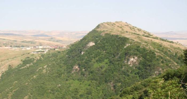 Şamaxıda çaşır yığan 72 yaşlı kişi dağdan yıxılaraq ölüb