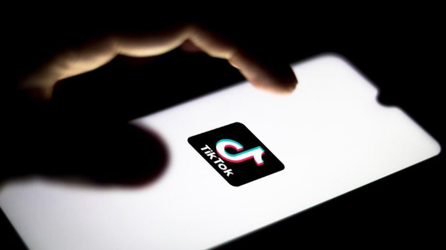 Kişi ondan xəbərsiz “TikTok”a girən arvadını döydü - CƏZA