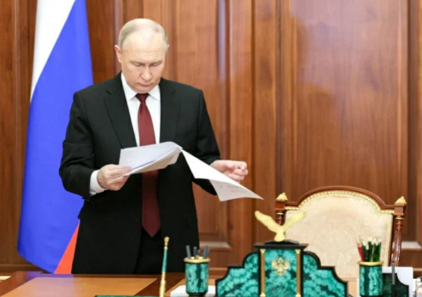 Putin İstanbul danışıqları üçün nümayəndə heyətini təsdiqlədi