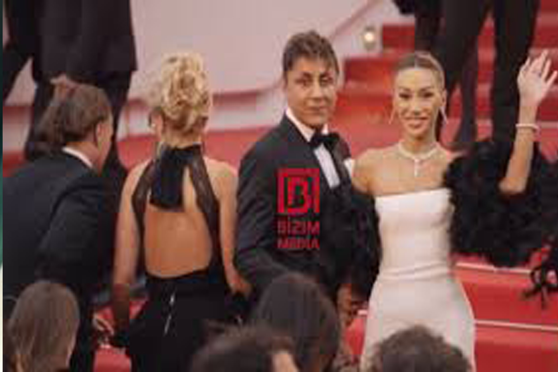 Xalq artisti Röya Ayxan Kann Film Festivalında qırmızı xalıya çıxdı