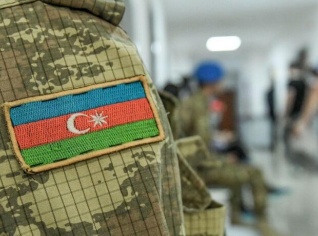 Qazi dövlətdən hüquqi yardım istədi, CƏRİMƏLƏNDİ