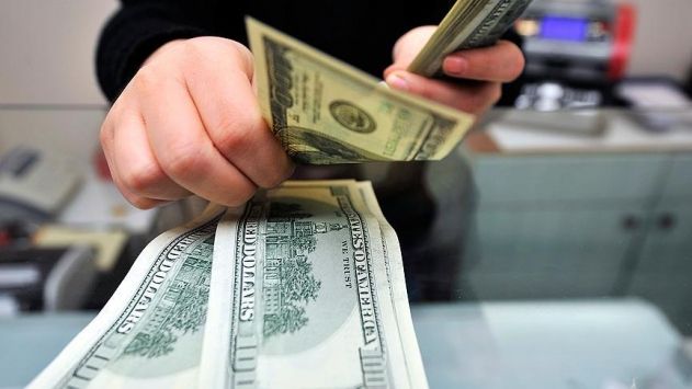 Dollar almaq istəyənlərin nəzərinə