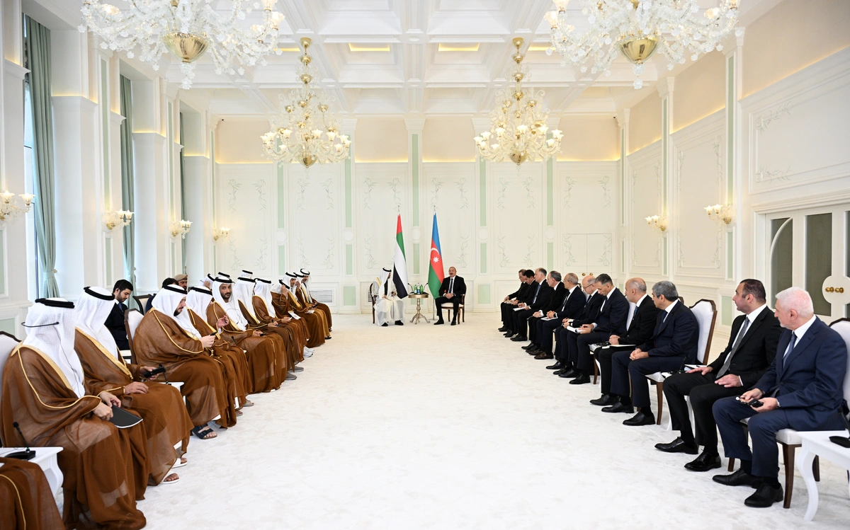 İlham Əliyevin və Şeyx Məhəmməd bin Zayed Al Nəhyanın geniş tərkibdə görüşü olub