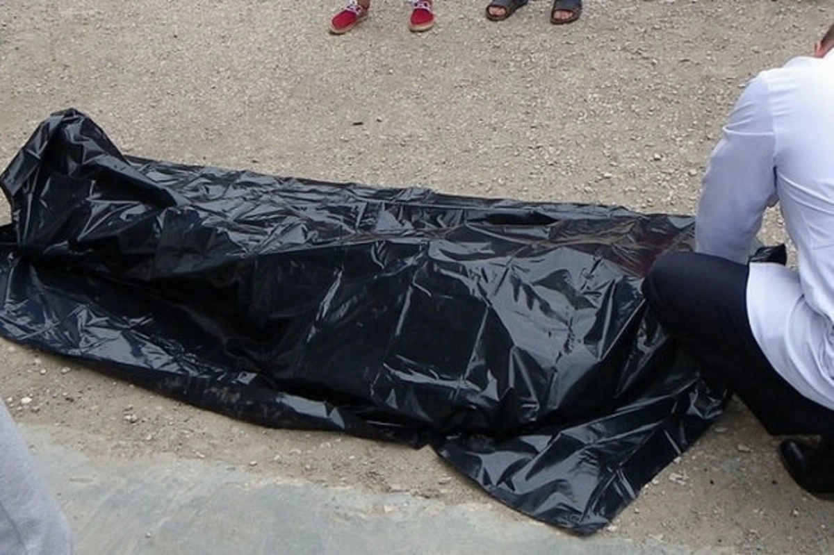 Bakıda tüfeyli həyat tərzi keçirən kişi ticarət mərkəzində öldü