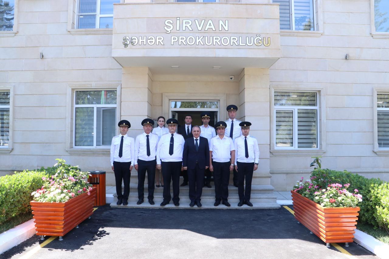 Qurbanxan Dəmirov prokurorluq işçilərini peşə bayramı münasibətilə təbrik etdi