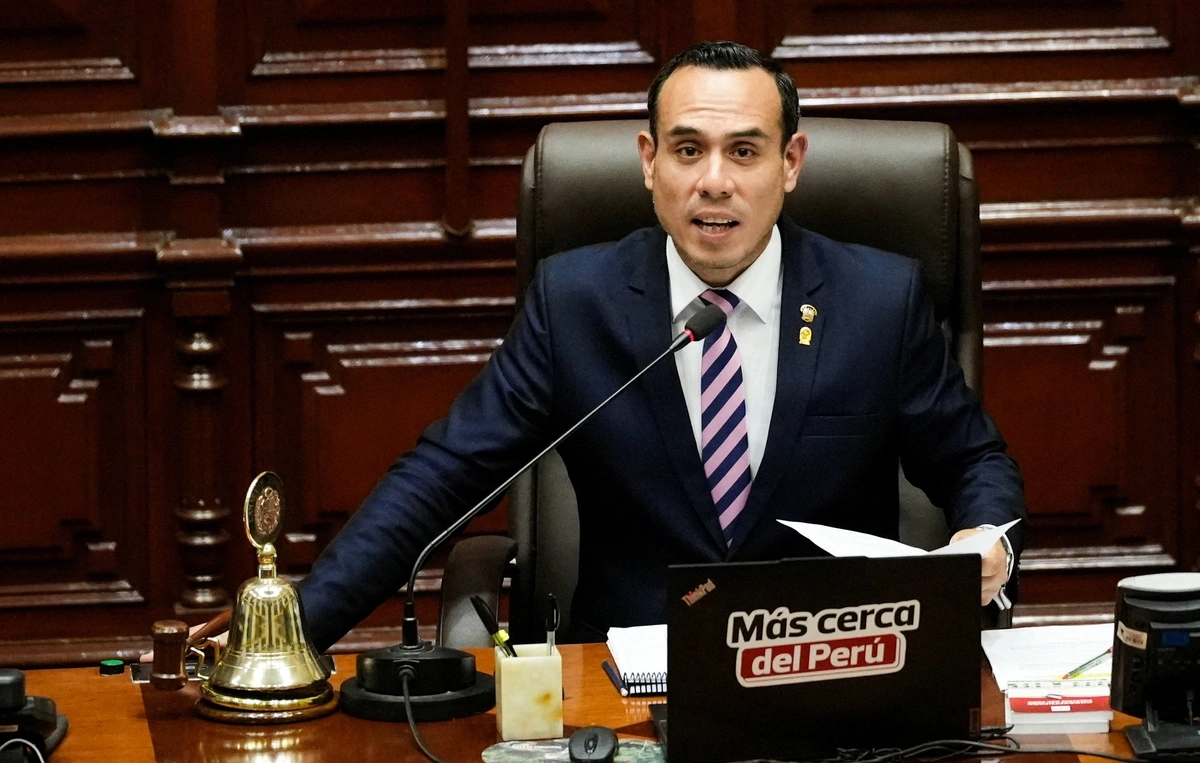 Peru Konqresinin sədri respublika prezidenti kimi and içdi
