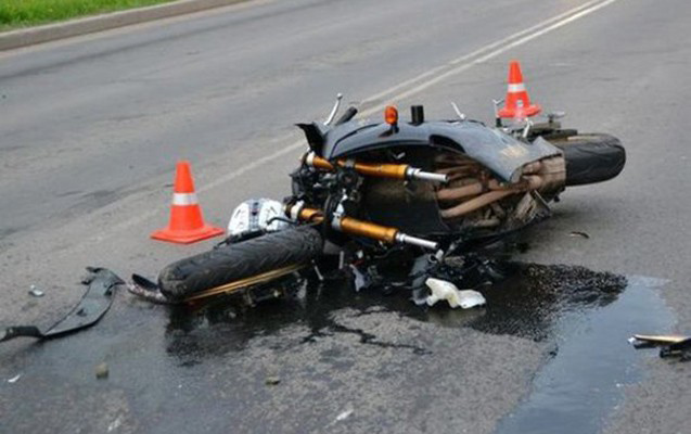Bakıda ağır qəzada motosikletçi öldü