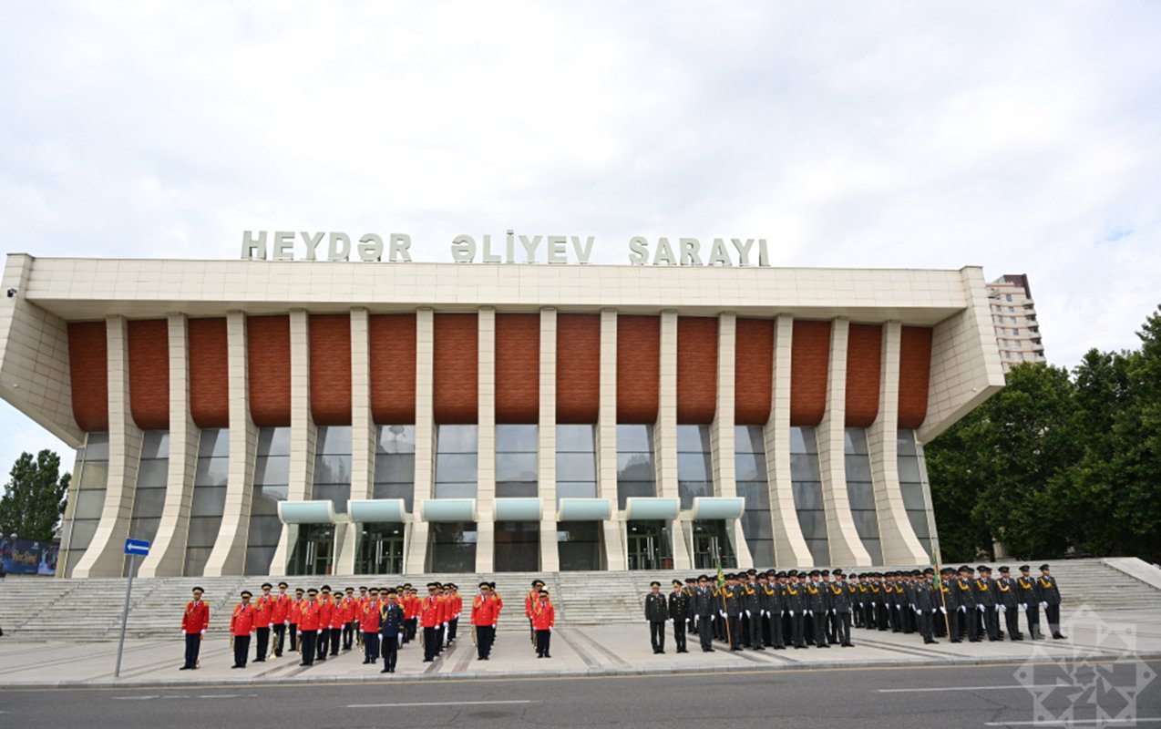 Bakıda hərbçilərin yürüşü keçirilib - Fotolar+Yenilənib