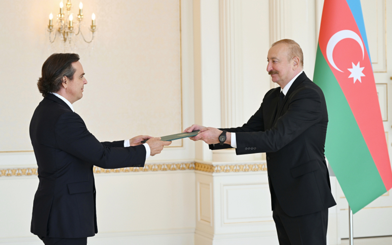 Prezident yeni səfirləri qəbul etdi - Fotolar - Yenilənib