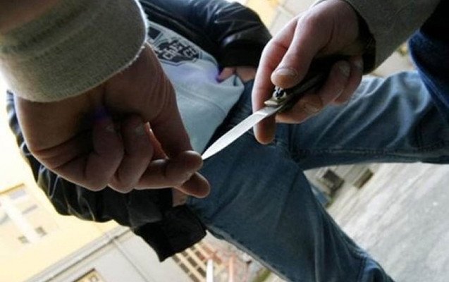 Şirvanda 18 yaşlı gənc bıçaqlanıb